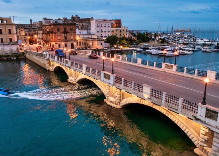 Taranto, Ponte di Porta Napoli